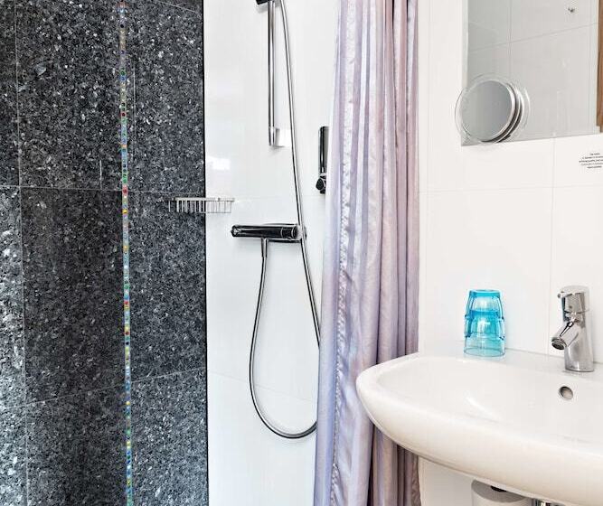 اتاق خانوادگی, Sure Hotel By Best Western Arena