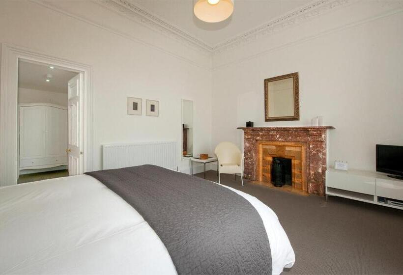 اتاق لوکس با تخت بزرگ, Greystones B&B