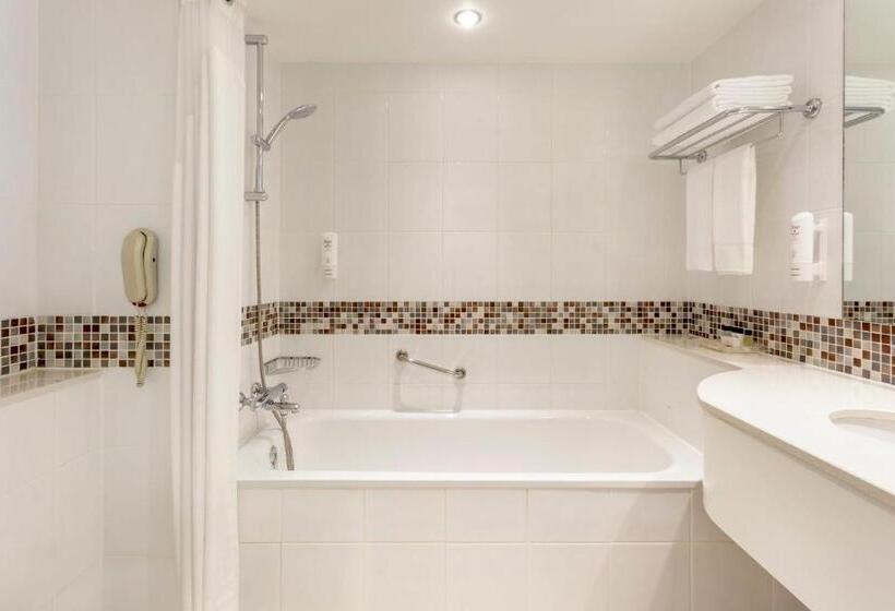 Номер Executive Кровать Кинг, Holiday Inn London Brentford Lock, An Ihg