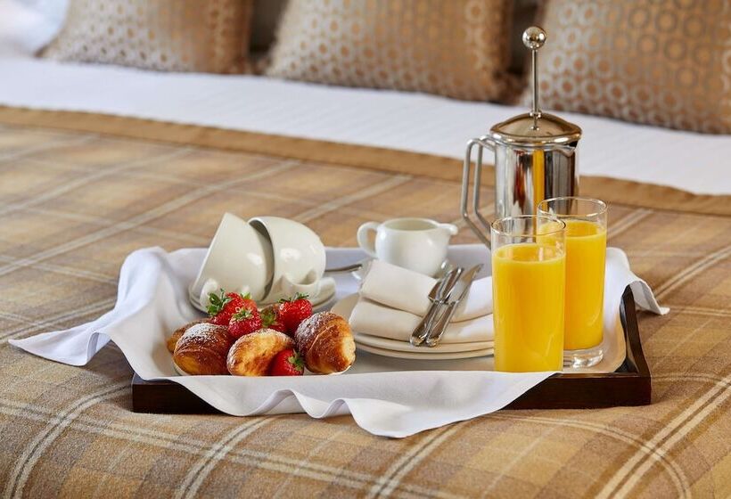 Номер Deluxe, Macdonald Old England Hotel & Spa