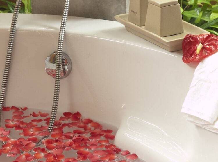 سوئیت پریمیوم, Pakasai Resort