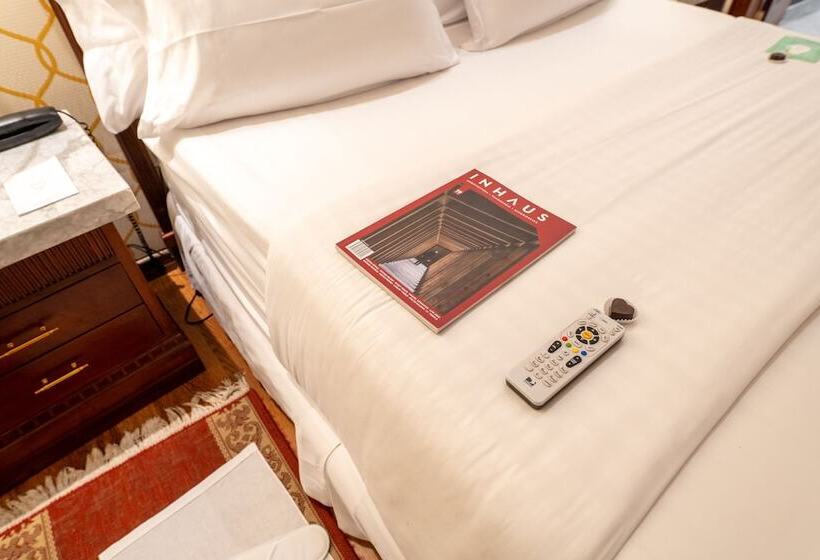 اتاق استاندارد سه نفره, Boutique Santa Lucia