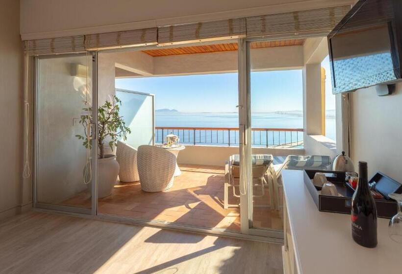 Люкс Повышенной Комфортности, Celtic Manor Boutique Guest House