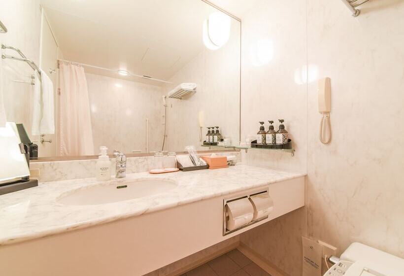 Номер Стандарт Трехместный, Forest Inn Showakan
