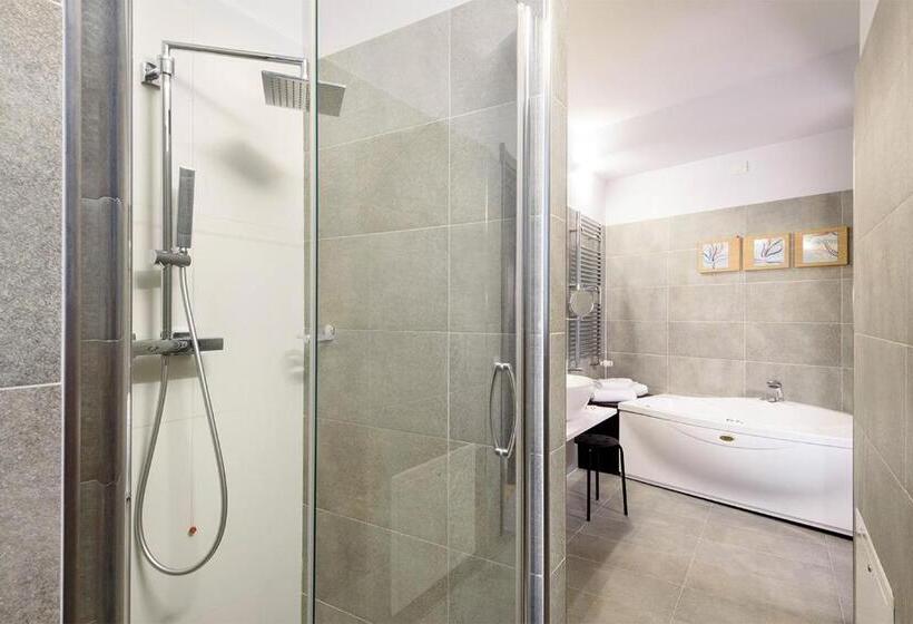 Suite with Terrace, Ghv