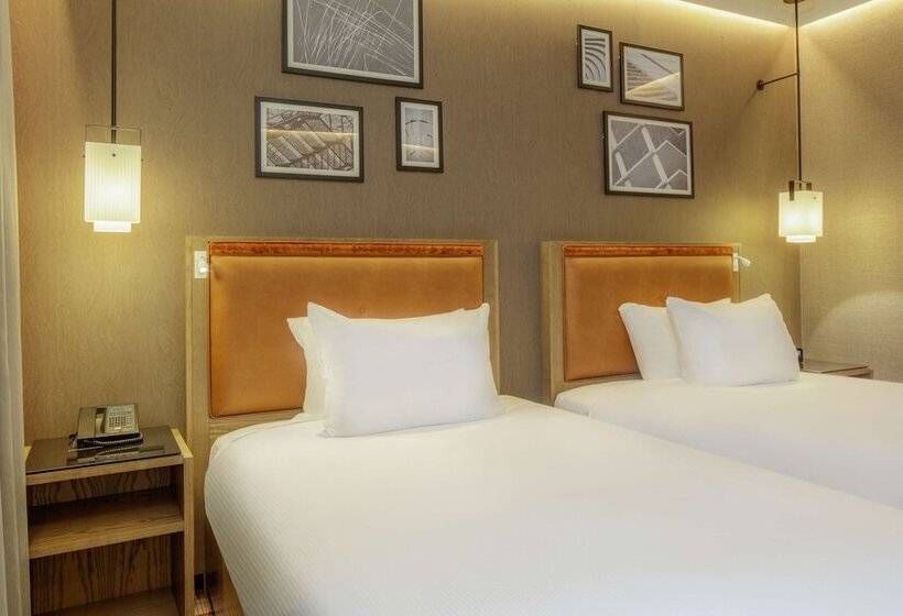 Номер Стандарт, Hilton London Tower Bridge