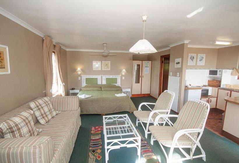 Шале 1 Спальня, Pine Lodge Resort