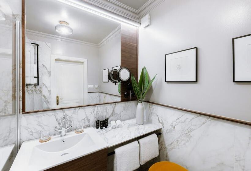 Стандартный Номер Кровать Кинг, Queen S Court Hotel & Residence
