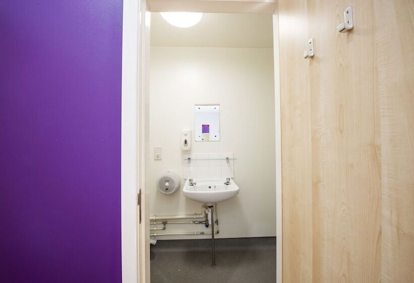 Номер Стандарт, a&o Edinburgh City