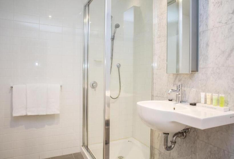 استودیوی استاندارد, Adara Hotel Richmond