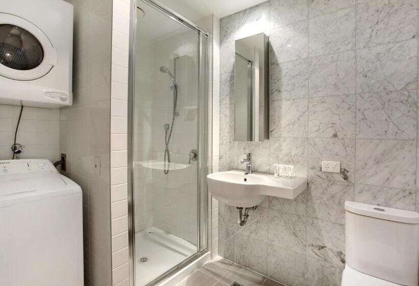 استودیوی استاندارد, Adara Hotel Richmond