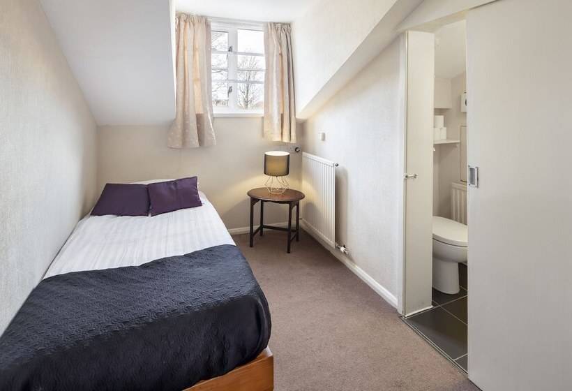اتاق استاندارد یک نفره, Astor York Hostel