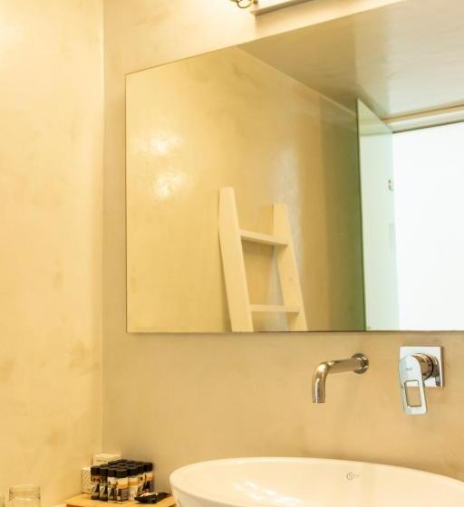 سوئیت سینیور, Cavo Bianco Boutique Hotel & Spa