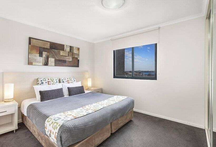 Апартаменты Deluxe 2 Спальни, Landmark Resort