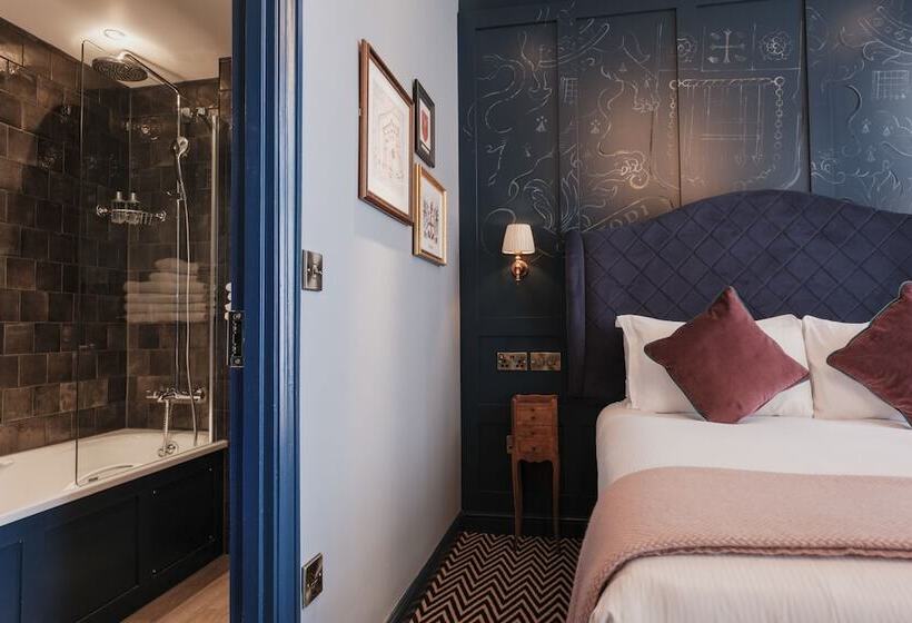 Номер Deluxe, The Sanctuary House