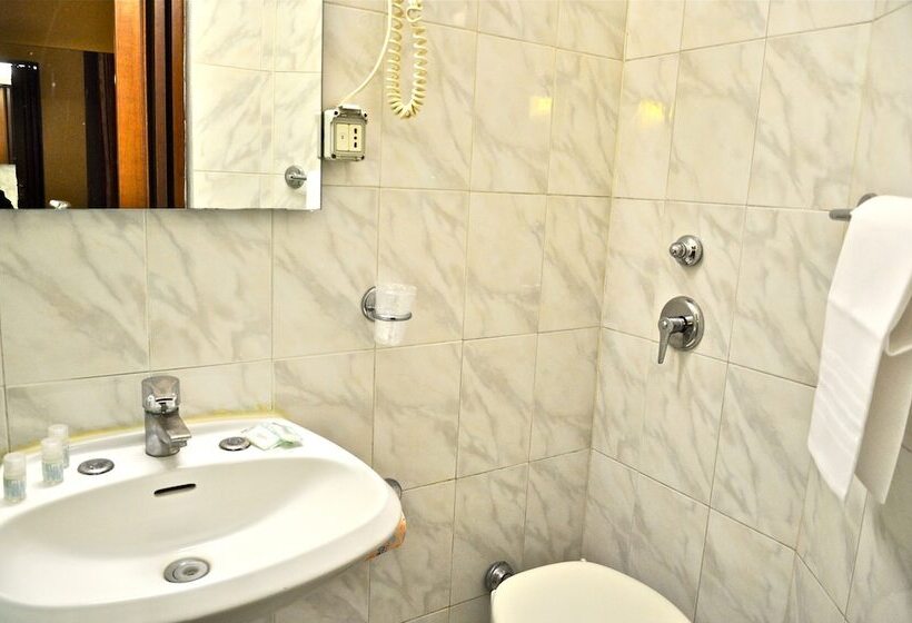 اتاق استاندارد سه نفره, Vecchia Milano