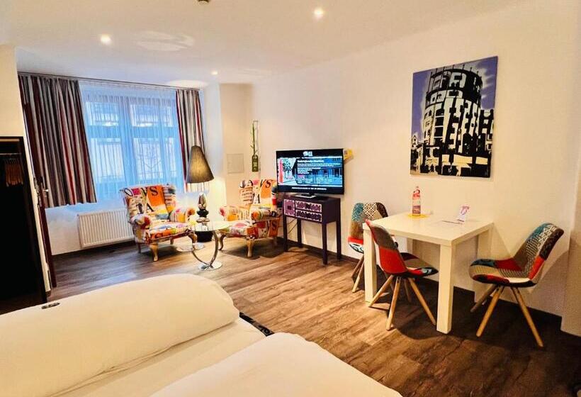 스탠다드 스튜디오, Arthotel Magdeburg