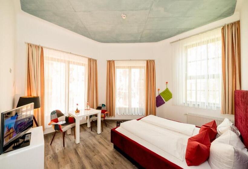 带露台的豪华间, Arthotel Magdeburg