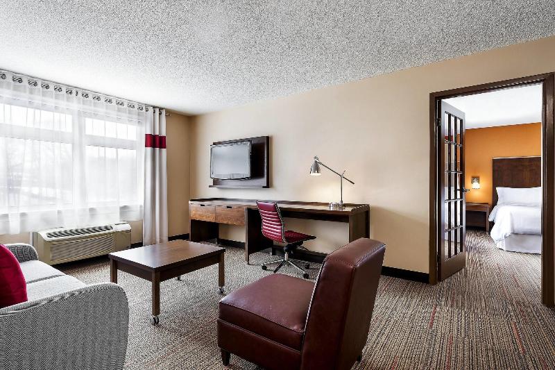 带大床的套房, Four Points By Sheraton Barrie