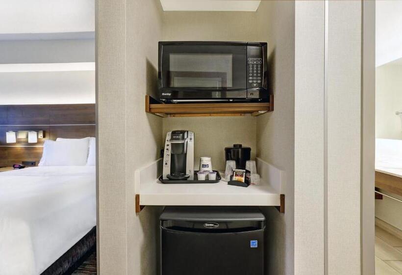 اتاق استاندارد با تخت بزرگ برای معلولان, Holiday Inn Express Whitby Oshawa, An Ihg