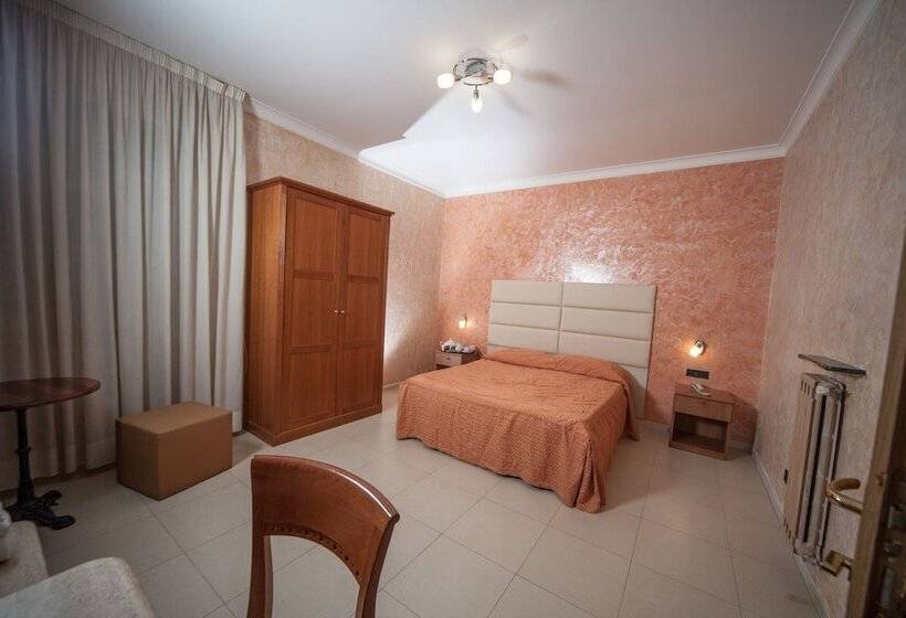 اتاق استاندارد چهار تخته, La Pace