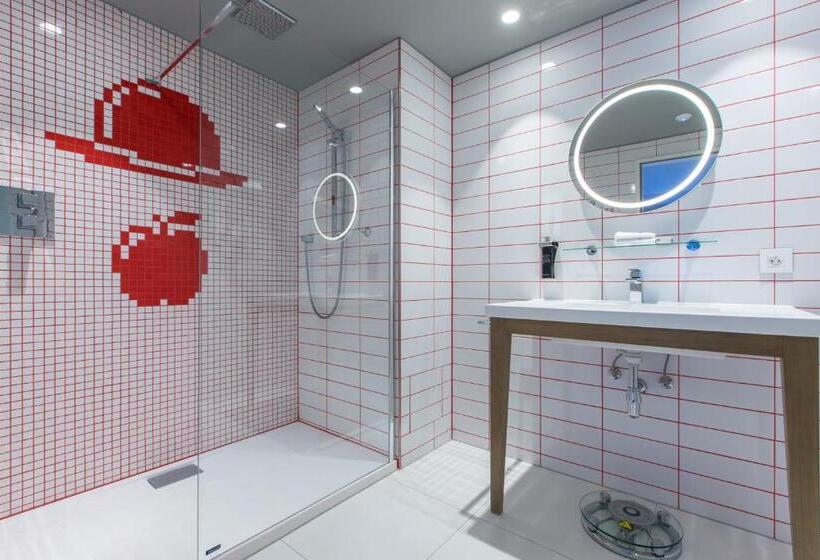 سوییت جونیور, Radisson Red Brussels