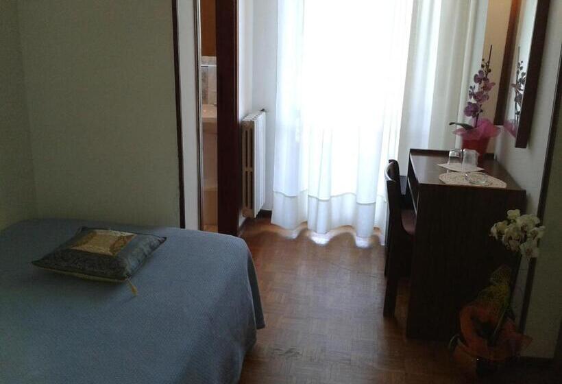 اتاق استاندارد یک نفره, Garden Hotel Tabiano