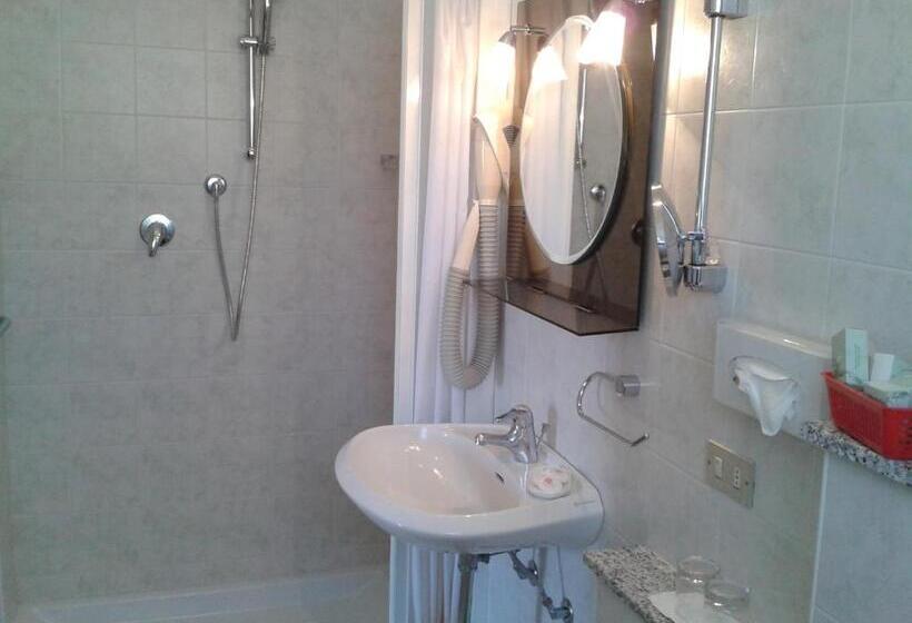 اتاق استاندارد سه تخته با بالکن, Garden Hotel Tabiano