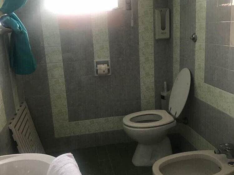 Номер Стандарт, Cinquestelle Albergo Del Centro Storico