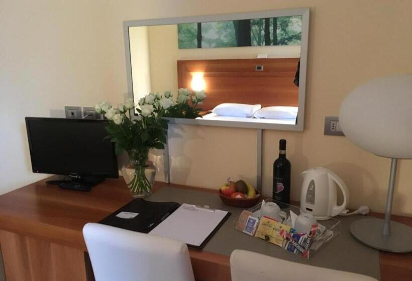 سوییت جونیور لوکس, Langhe & Monferrato