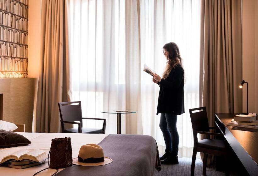 اتاق اجرایی, Litta Palace Milano