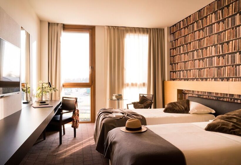 اتاق اجرایی, Litta Palace Milano