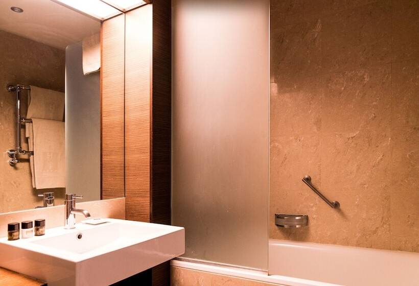 اتاق اجرایی سه نفره, Litta Palace Milano