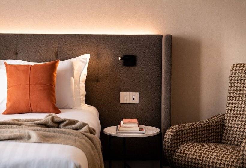 سوئیت با وان آب گرم, Litta Palace Milano
