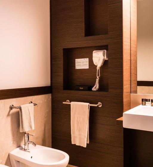 اتاق اجرایی سه نفره, Litta Palace Milano
