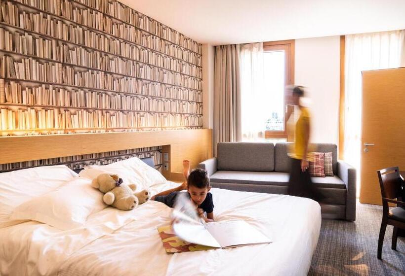 آپارتمان یک خوابه با دری مشترک که هال را جدا می کند., Litta Palace Milano