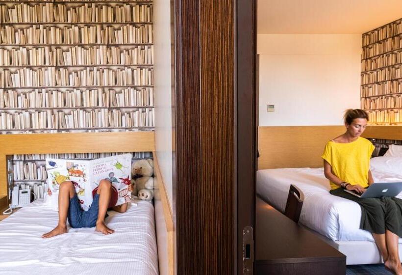 آپارتمان یک خوابه با دری مشترک که هال را جدا می کند., Litta Palace Milano