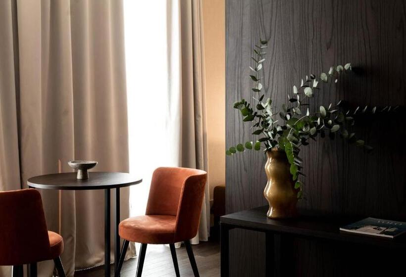 سوئیت با وان آب گرم, Litta Palace Milano