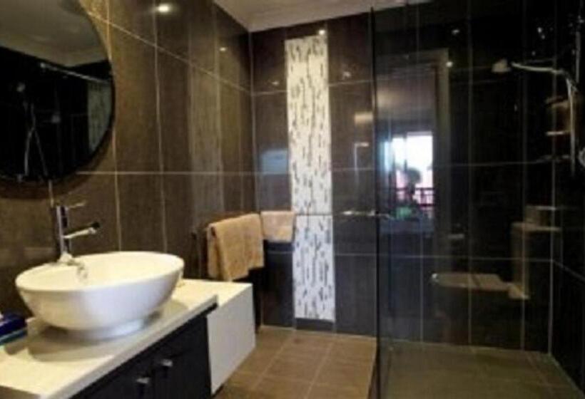 Апартаменты 2 Спальни, Cattlemans Country Motor Inn & Serviced Apartments