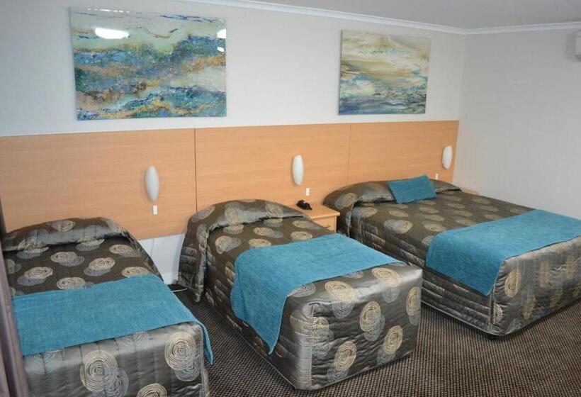 Семейный Номер, Cattlemans Country Motor Inn & Serviced Apartments