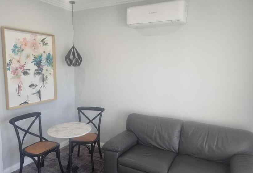 스탠다드 룸 킹사이즈 침대, Comfort Inn Deakin Palms