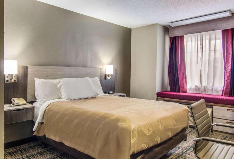 Номер Стандарт, Quality Inn & Suites Grove Cityoutlet Mall