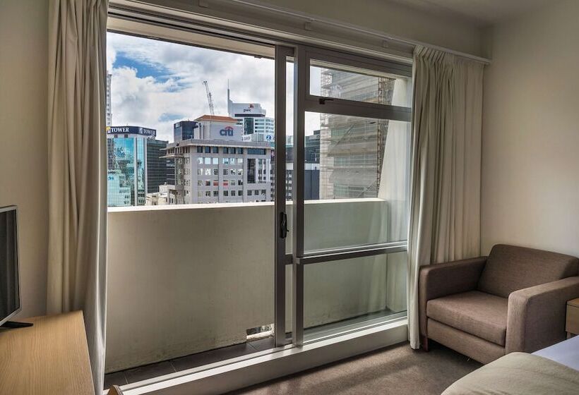스탠다드 스튜디오, Auckland Harbour Suites
