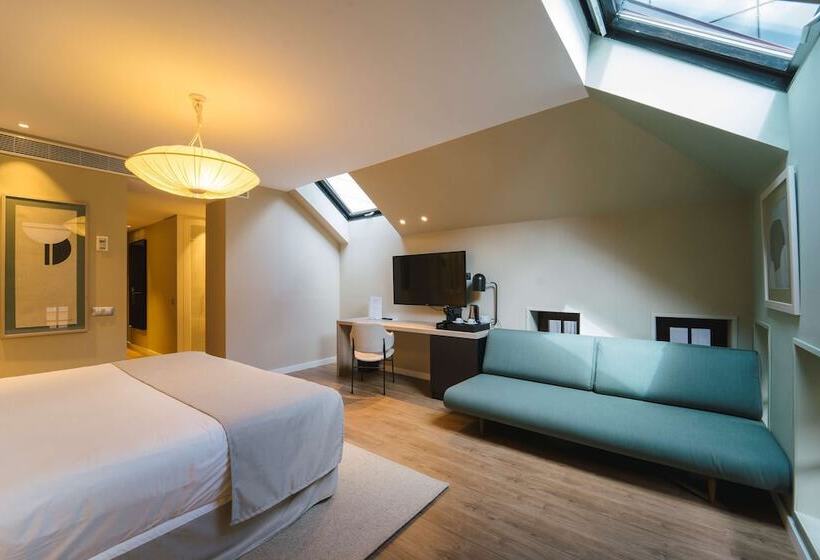Premium Family Room, Barcelo  Oviedo Cervantes