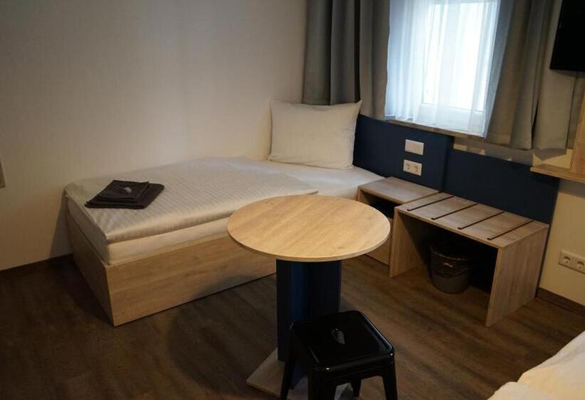 Номер Стандарт Трехместный, Central City Hbf Nürnberg