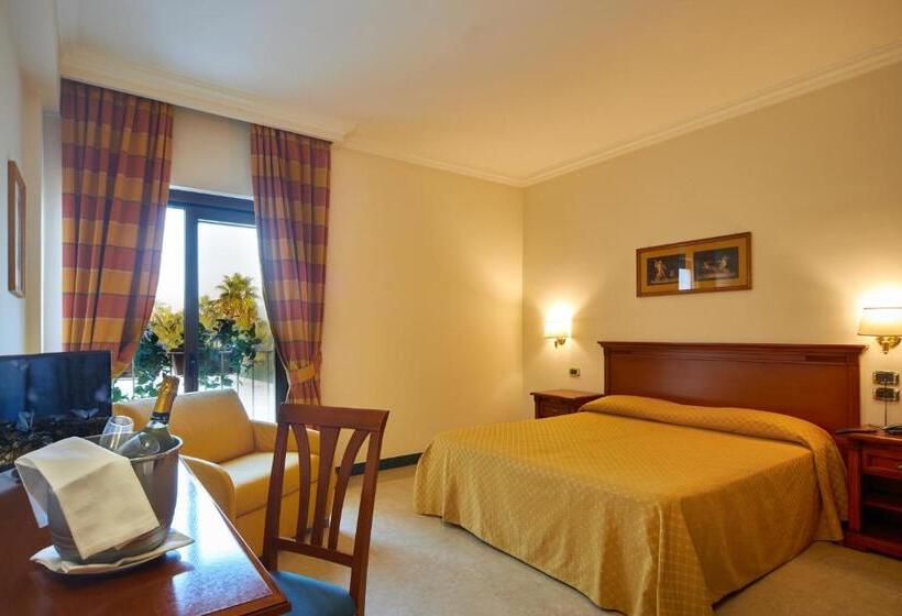 Трехместный Номер Deluxe, Minerva Resort