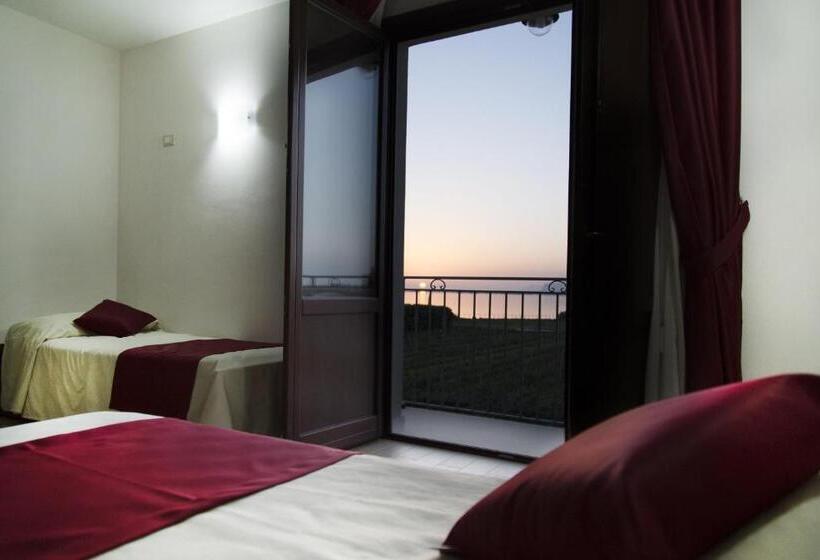 Четырехместный Номер Стандарт Вид на Море, Resort Santa Maria