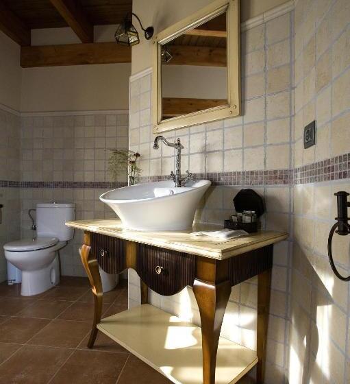اتاق استاندارد سه نفره, Posada Los Condestables Hotel & Spa