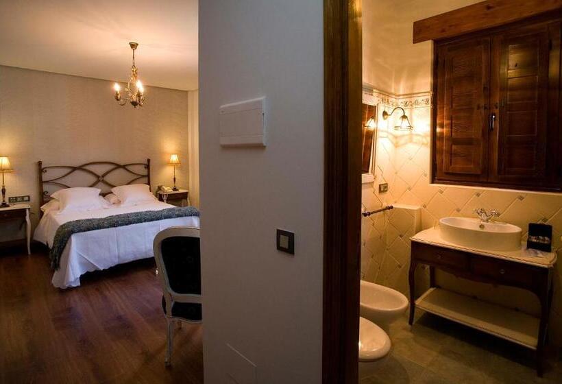 اتاق استاندارد سه نفره, Posada Los Condestables Hotel & Spa