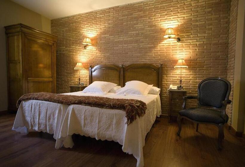 اتاق استاندارد چهار تخته, Posada Los Condestables Hotel & Spa